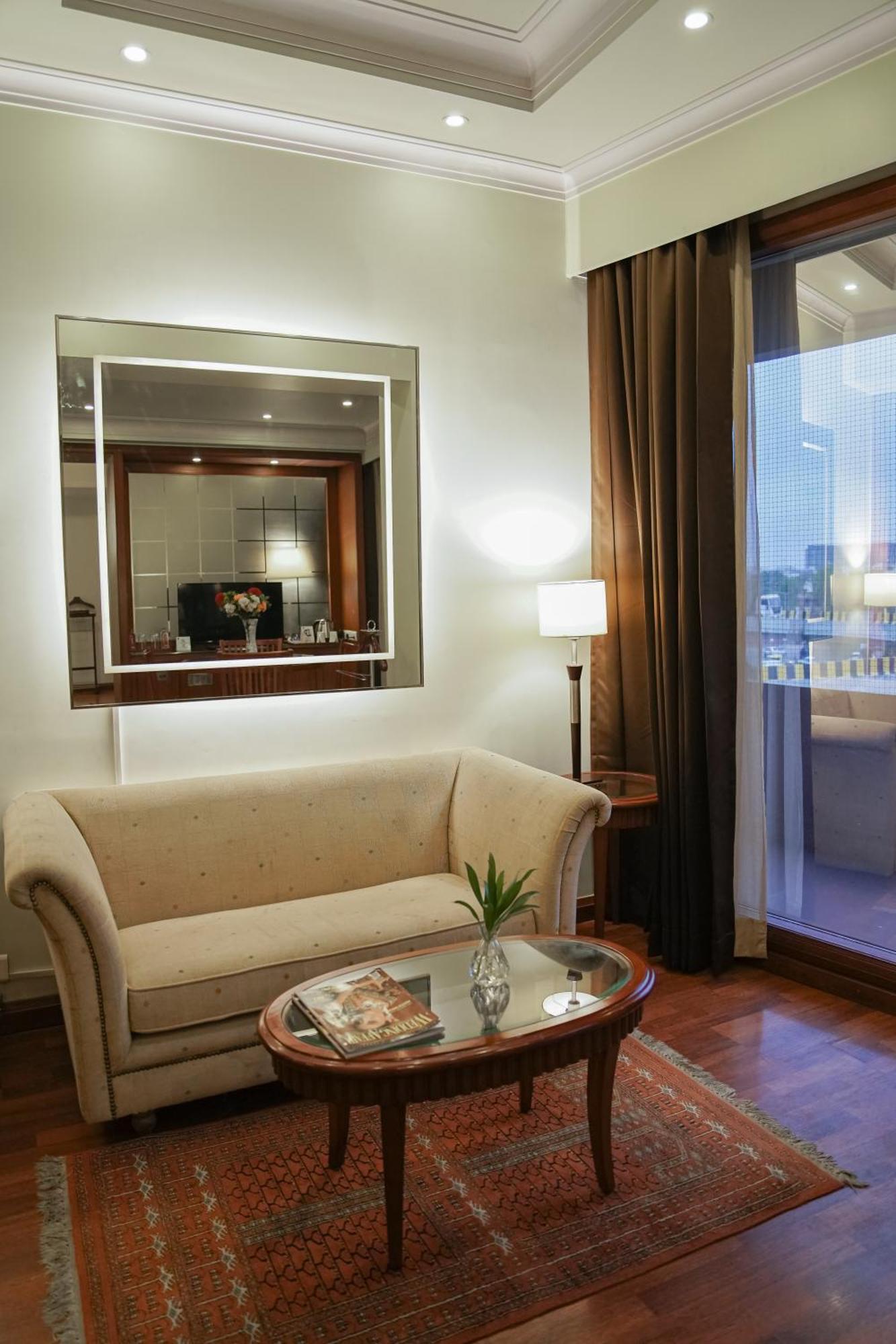 Clarion Bella Casa At Airport Hotel Jaipur Bagian luar foto